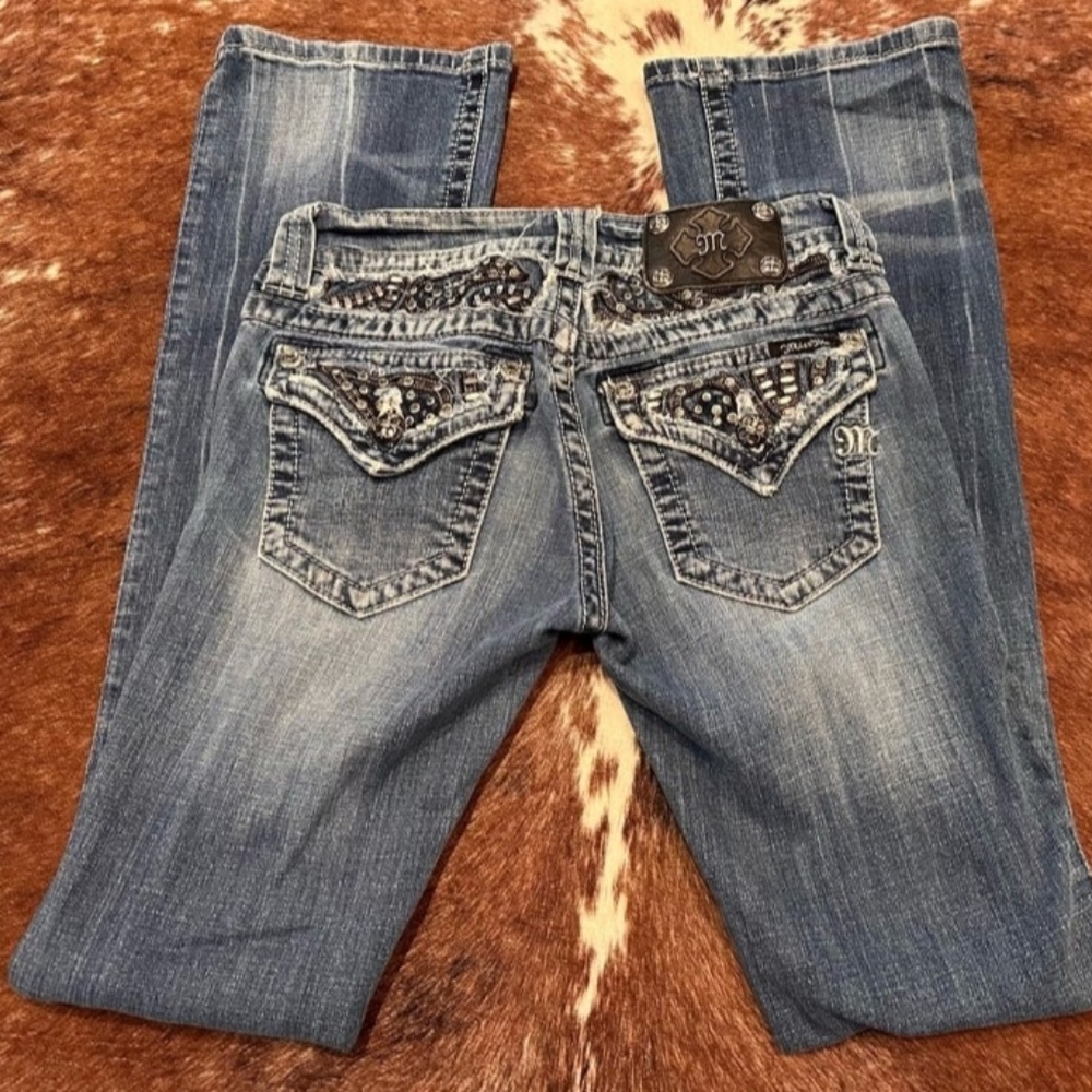 Miss Me Classic Blue Denim Jeans Size 26 . Great Condition.  Lowrise Bootcut
